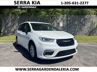 Used 2024 Chrysler Pacifica Touring-L