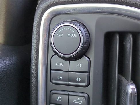 Used 2020 Chevrolet Silverado 1500 RST image 21