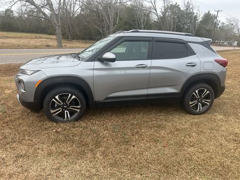 Used 2023 Chevrolet TrailBlazer LT w/ Convenience Package image 7