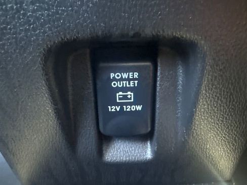 Used 2023 Mitsubishi Eclipse Cross SE image 18