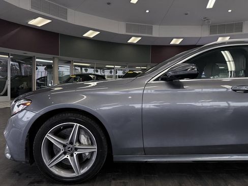 Used 2018 Mercedes-Benz E 400 4MATIC Wagon image 21