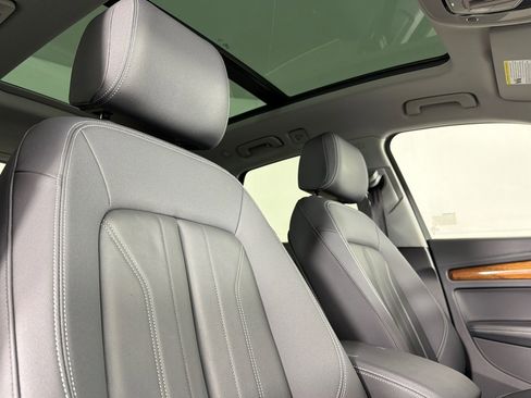 Used 2023 Audi Q5 2.0T Premium Plus w/ Premium Plus Package AWD/4WD image 16