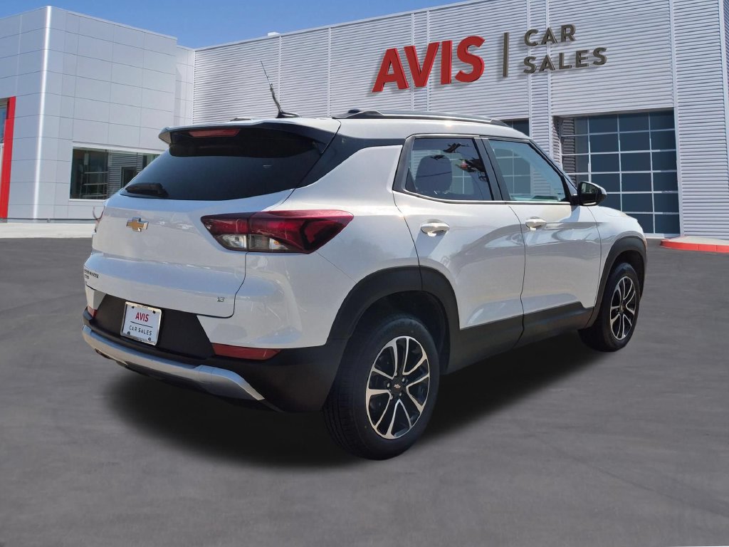 Used 2025 Chevrolet TrailBlazer LT AWD/4WD image 6