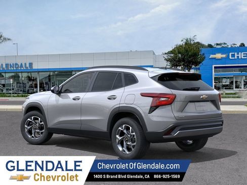 New 2026 Chevrolet Trax LT w/ Driver Confidence Package FWD image 3