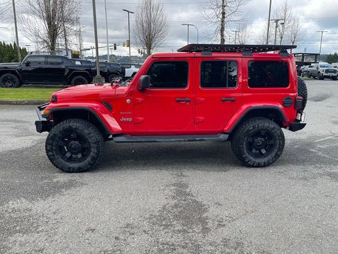 Used 2018 Jeep Wrangler Unlimited Sahara image 2