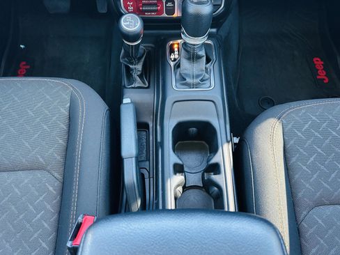 Used 2024 Jeep Gladiator Mojave w/ Technology Group image 22