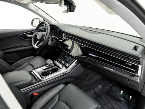 Used 2023 Audi Q8 Prestige AWD/4WD image 21