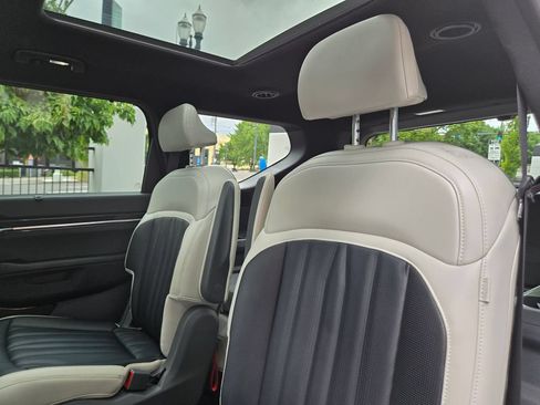 Certified 2024 Kia EV9 GT-Line AWD/4WD image 16