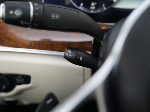 Used 2019 Mercedes-Benz E 300 4MATIC w/ Premium 1 Package image 54