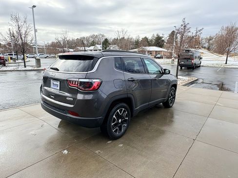 Used 2022 Jeep Compass Latitude w/ Sun and Sound Group image 5