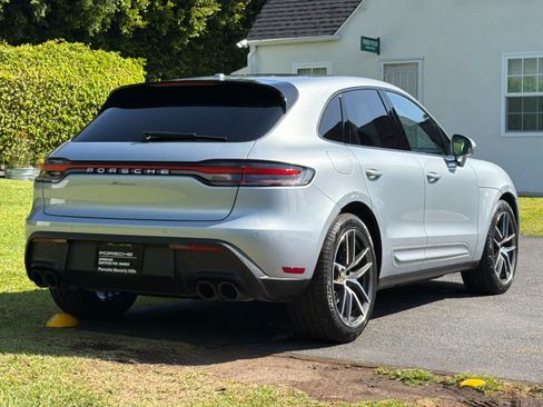 Certified 2025 Porsche Macan AWD/4WD image 8