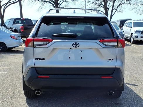 Used 2025 Toyota RAV4 XLE w/ Convenience Package image 4