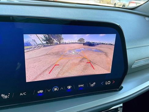 Certified 2025 Chevrolet Traverse LT image 13