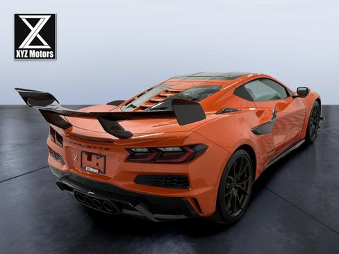 Used 2025 Chevrolet Corvette ZR1 w/ ZR1 Carbon Fiber Aero Package RWD image 7