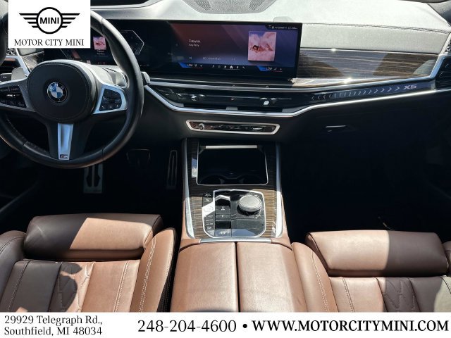 Used 2024 BMW X5 xDrive40i w/ M Sport Package AWD/4WD image 16