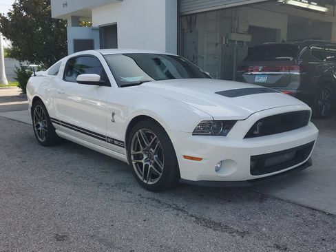 Used 2013 Ford Mustang Shelby GT500 RWD image 2