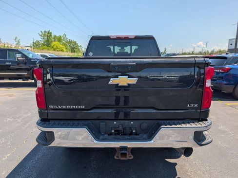Used 2022 Chevrolet Silverado 2500 LTZ w/ LTZ Premium Package AWD/4WD image 7