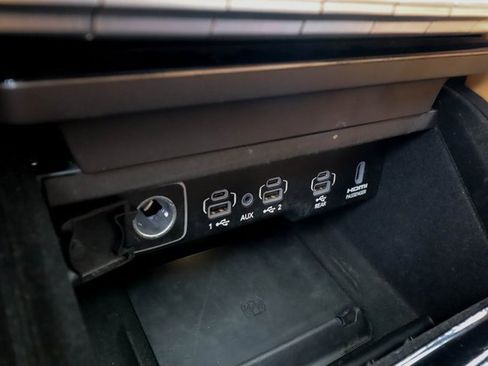 Used 2022 Jeep Grand Wagoneer Series III w/ Rear Seat Video Group 1 image 81