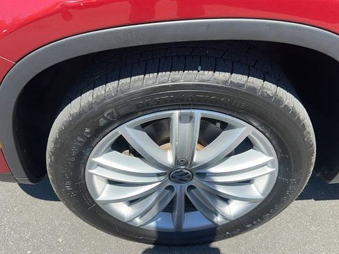 Used 2016 Volkswagen Tiguan S image 12