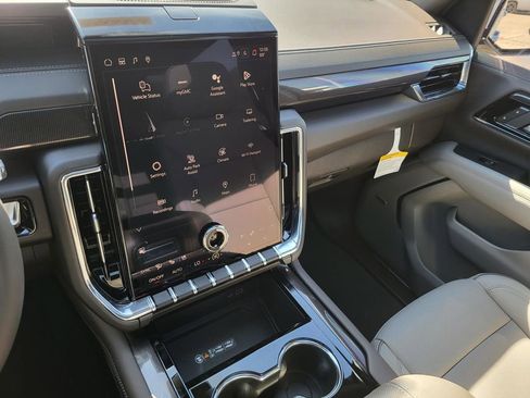 New 2026 GMC Yukon XL Elevation w/ Elevation Premium Package image 10