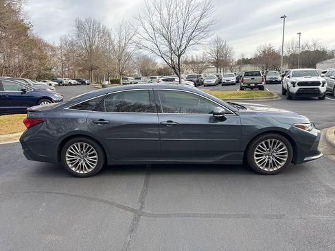 Used 2020 Toyota Avalon Limited image 20