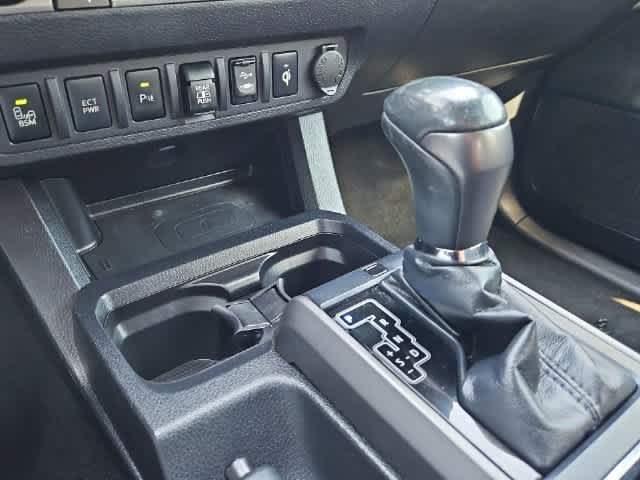 Used 2019 Toyota Tacoma TRD Off-Road w/ Technology Package AWD/4WD image 25