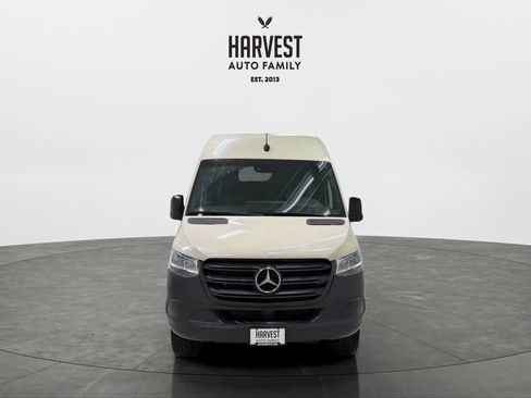 Used 2022 Mercedes-Benz Sprinter 2500 image 10