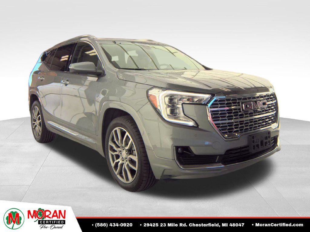 Used 2023 GMC Terrain Denali w/ Denali Premium Package AWD/4WD image 4
