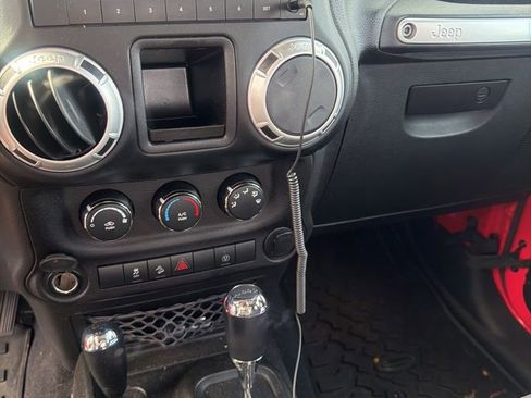 Used 2013 Jeep Wrangler Rubicon AWD/4WD image 5