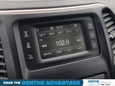 Used 2014 Jeep Cherokee Latitude AWD/4WD image 17