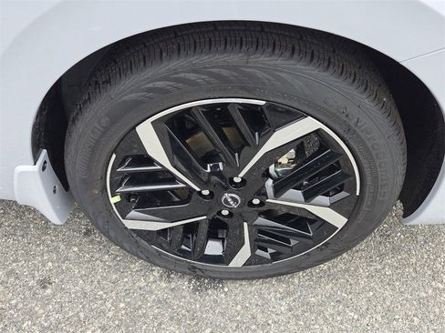 New 2025 Nissan Versa SR image 14