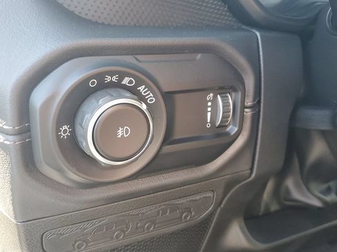 Used 2024 Jeep Wrangler Unlimited Rubicon AWD/4WD image 22
