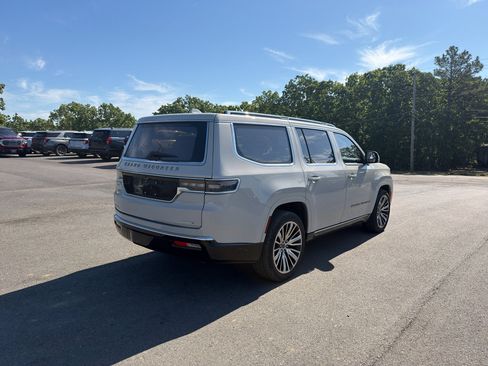 Used 2022 Jeep Grand Wagoneer Series III w/ Rear Seat Video Group 1 AWD/4WD image 3
