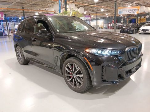Used 2024 BMW X5 xDrive40i w/ M Sport Package image 4