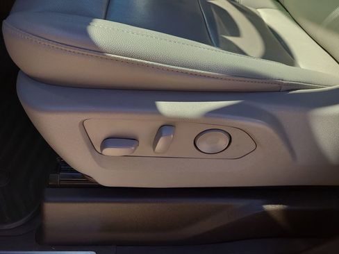 Used 2022 Chevrolet Silverado 1500 LTZ w/ LTZ Premium Package image 22