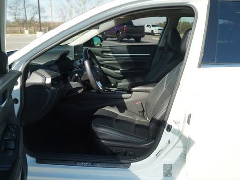 Used 2023 Nissan Altima 2.5 SL AWD/4WD image 14