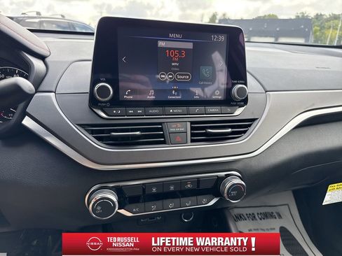 New 2025 Nissan Altima 2.5 SR image 13