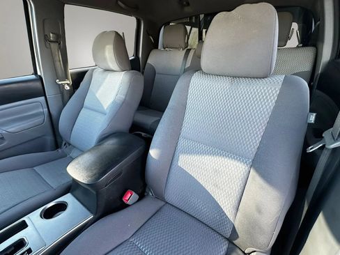 Used 2015 Toyota Tacoma PreRunner w/ SR5 Package RWD image 12