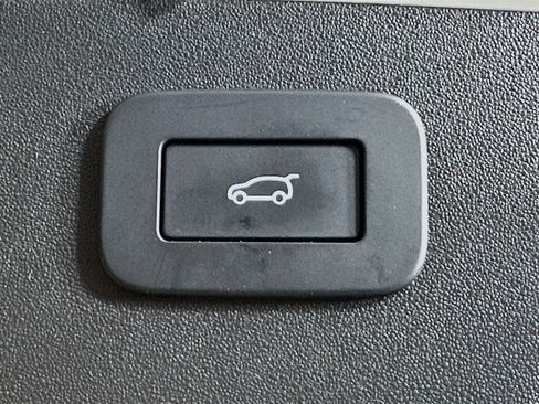 Used 2024 Jaguar E-PACE R-Dynamic SE image 30