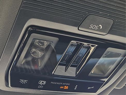 New 2026 Volkswagen Tiguan SE R-Line FWD image 20