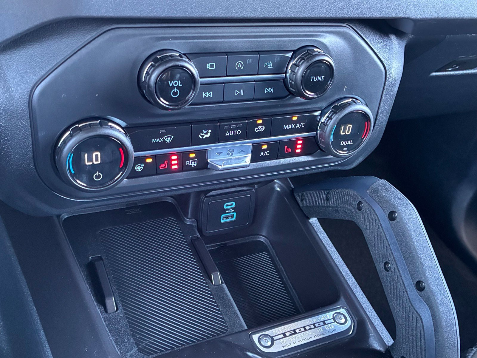 Certified 2025 Ford Bronco Outer Banks AWD/4WD image 23