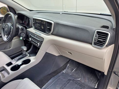 Used 2021 Kia Sportage LX FWD image 12