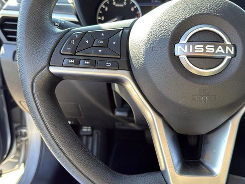 Used 2024 Nissan Altima 2.5 SV image 17