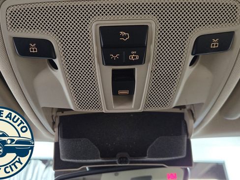Used 2020 Mercedes-Benz GLA 250 4MATIC w/ Premium Package image 25