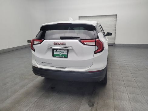 Used 2024 GMC Terrain SLE image 7