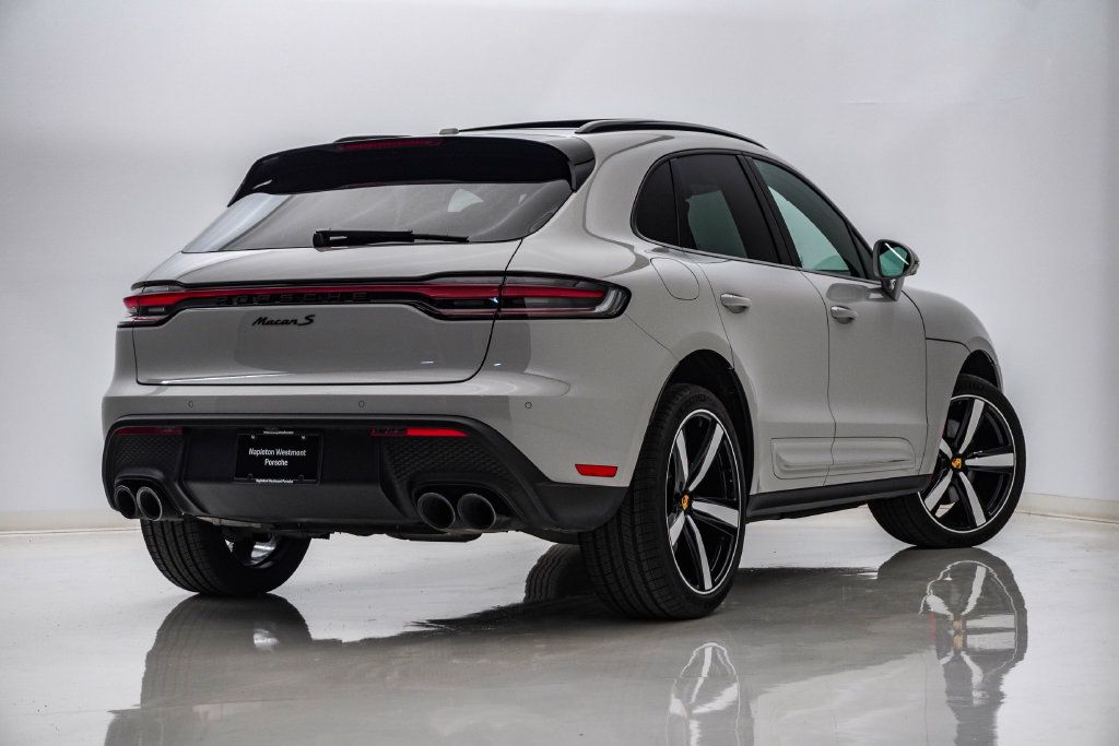 Certified 2026 Porsche Macan S AWD/4WD image 11