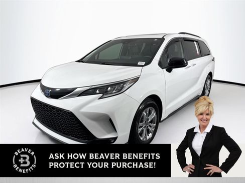 Certified 2023 Toyota Sienna XSE image 1