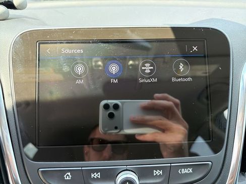 Used 2024 Chevrolet Equinox LT FWD image 18