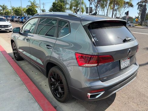 Used 2023 Volkswagen Taos SE FWD image 5