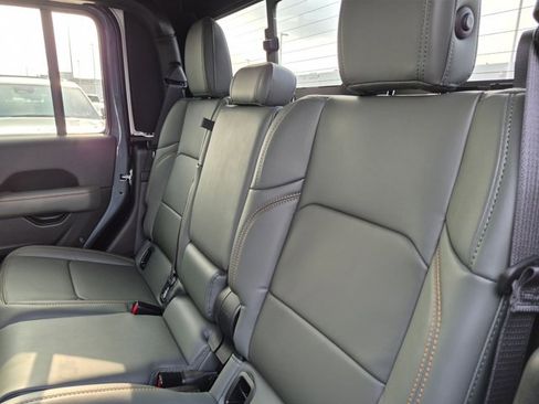 New 2026 Jeep Gladiator Mojave AWD/4WD image 16